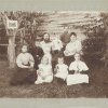 В саду рядом с домом 1909 г.